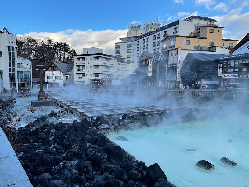 Kusatsu Onsen Yubatake (草津温泉 湯畑) 2