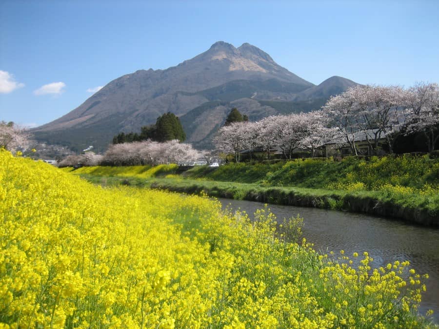 Yufuin Onsen (由布院温泉)